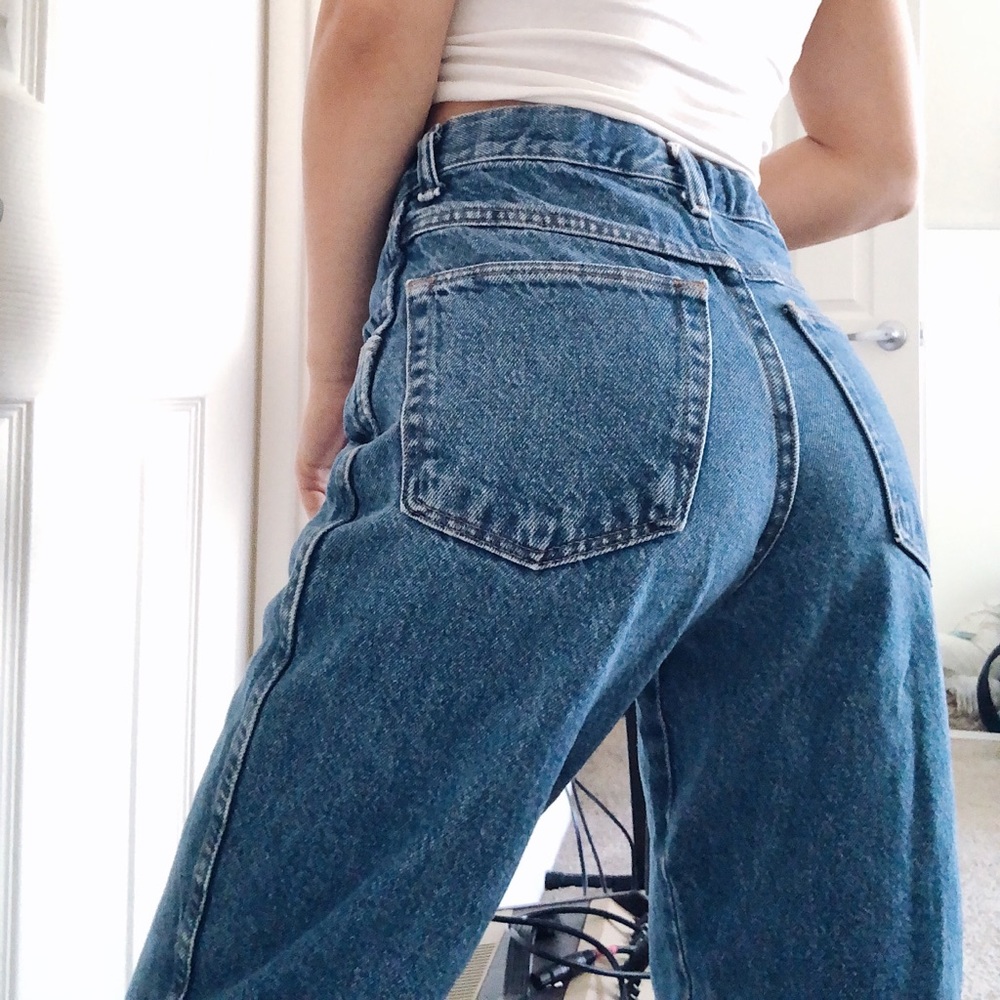 Vintage jeans with adjustable sides